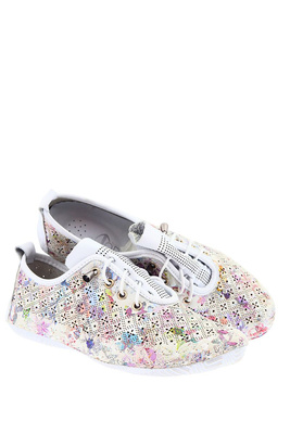 Skórzane półbuty ażurowe w kwiatowy wzór