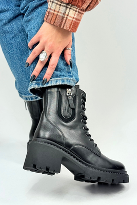 Темно-бежеві ажурні ботильйони із замшевої екошкіри