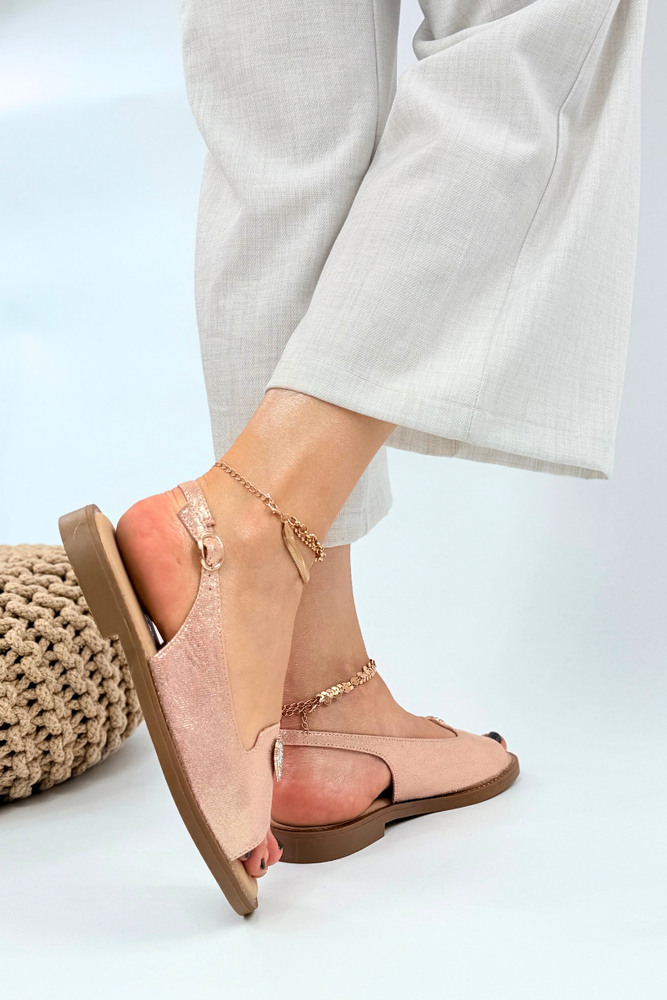 Złote sandały płaskie z ekoskóry