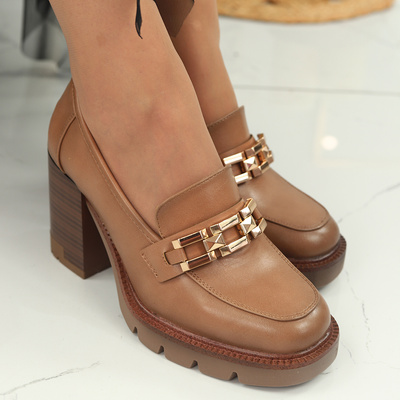 Бежеві туфлі на низькому каблуці з пряжкою Potocki