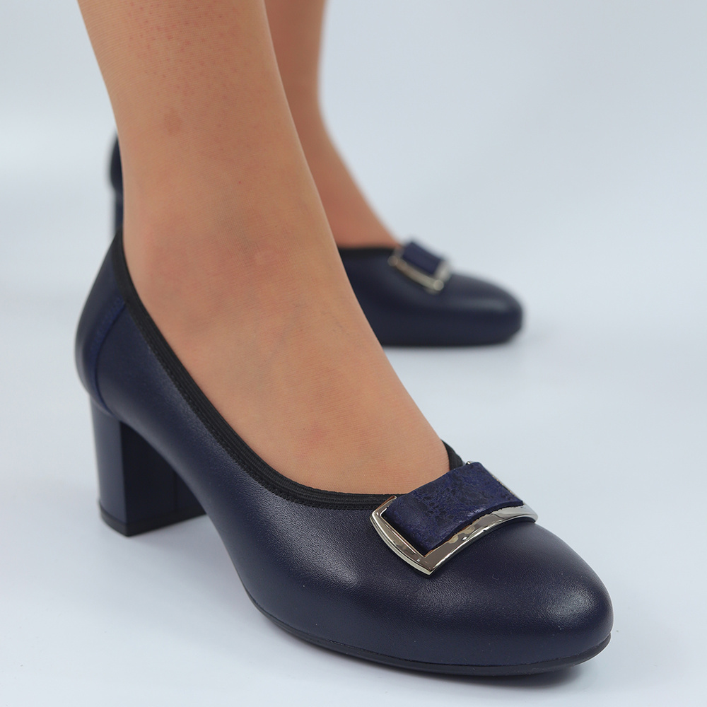 Темно-сині шкіряні туфлі Galant з пряжкою на колодці
