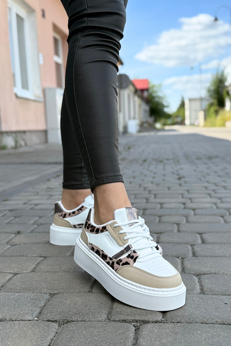 Białe sneakersy z akcentem panterki na platformie Big Star