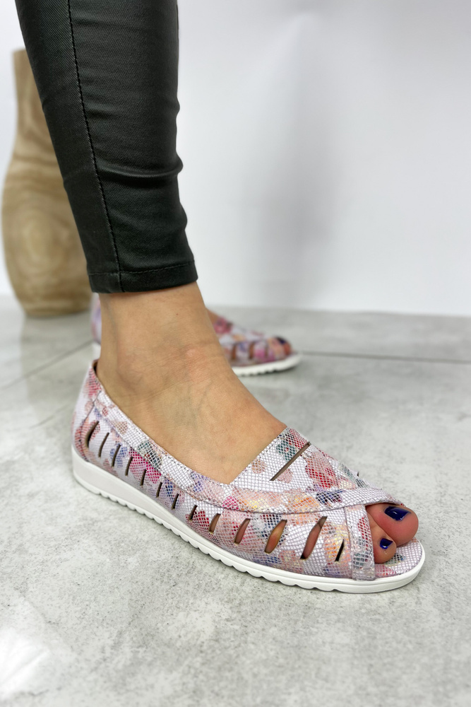 Baleriny ażurowe różowe w kwiatki wsuwane