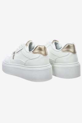 Modne sneakersy z ekoskóry białe na masywnej platformie Big Star