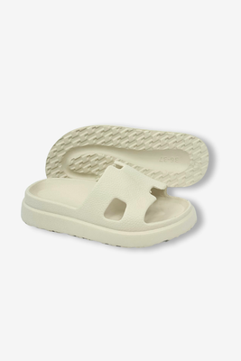 Beżowe damskie klapki gumowe z płaską antypoślizgową podeszwą