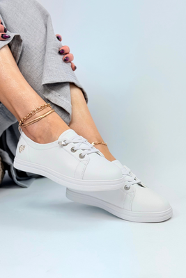 Białe półbuty skórzane sznurowane płaskie