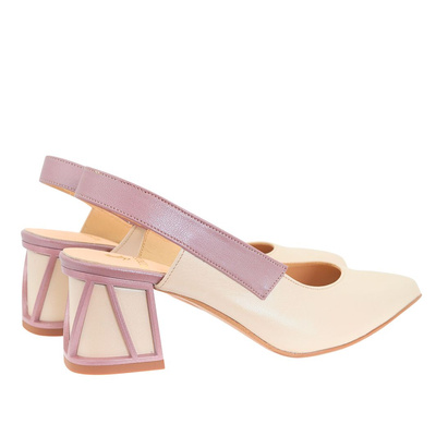 Czółenka skórzane ecru na ozdobnym klocku Kordel