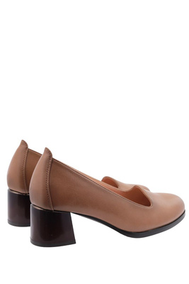 Beżowe czółenka ze skóry ekologicznej wsuwane na klocku