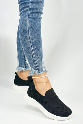 Czarne przewiewne tenisówki wsuwane