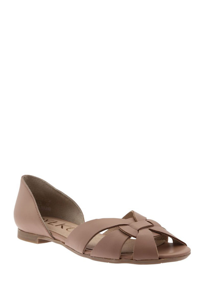 Beżowe sandały skórzane płaskie z zakrytą piętą Ryłko