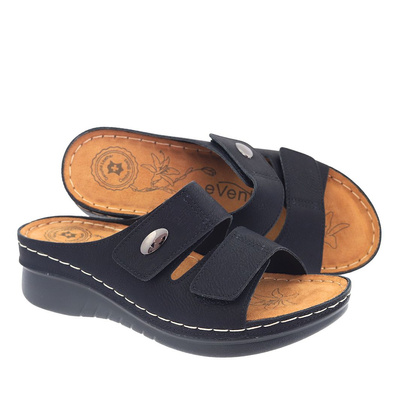 Klapki czarne regulowane rzepami Evento