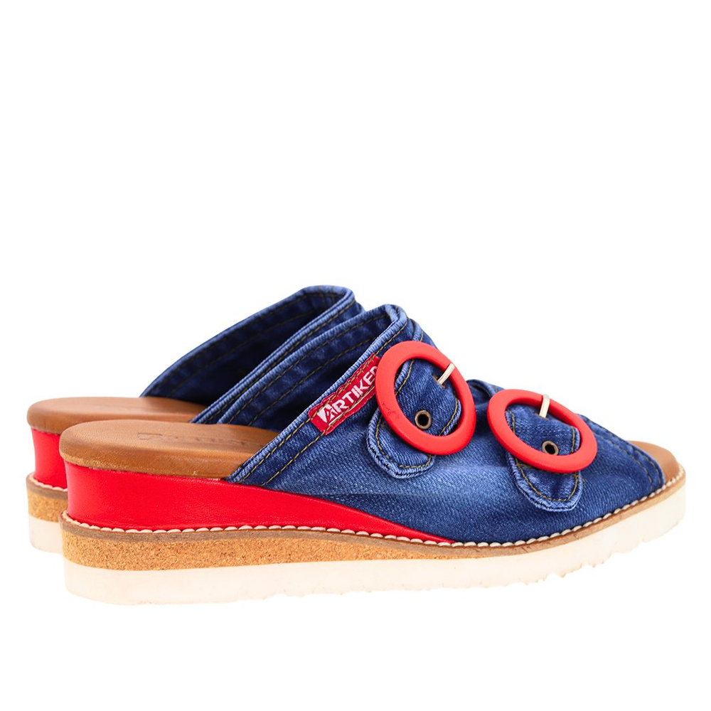 Джинсові штани Artiker з червоною пряжкою на танкетці