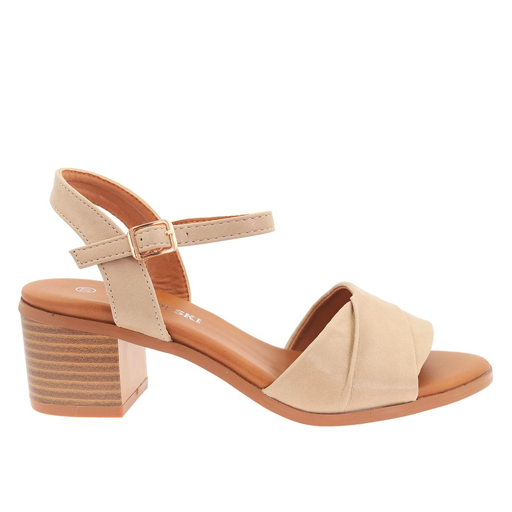 Beżowe sandały na obcasie T. Sokolski