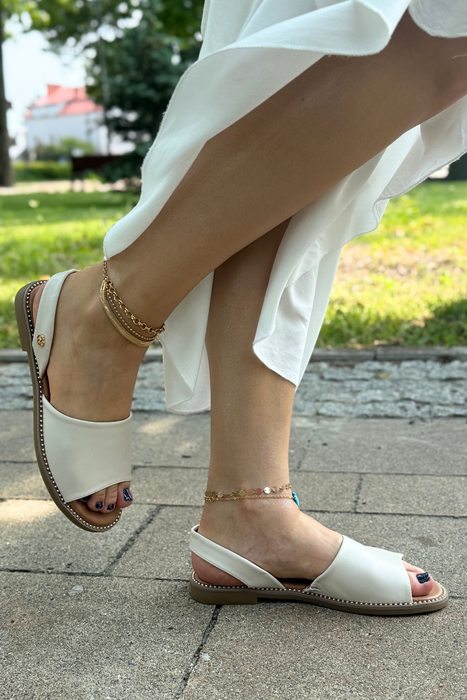 Beżowe sandały damskie wsuwane z ekoskóry