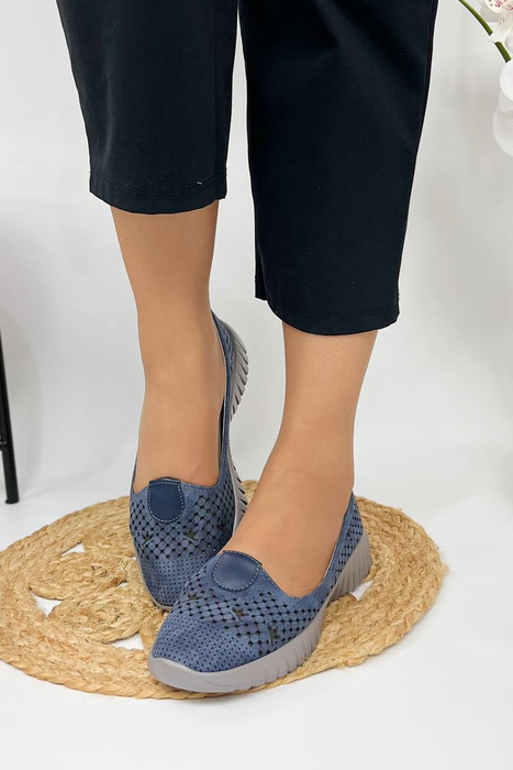 Półbuty damskie niebieskie ażurowe płaskie