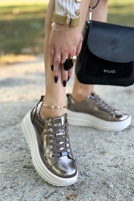 Skórzane metaliczne sneakersy na koturnie z platformą Filippo