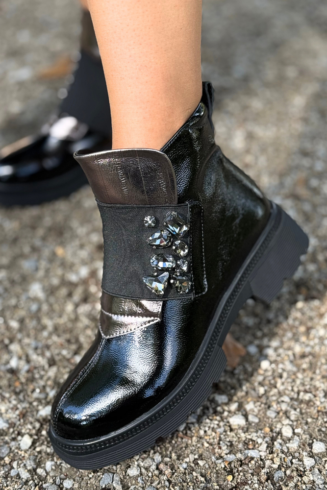 Плоскі утеплені чорні замшеві ботильйони