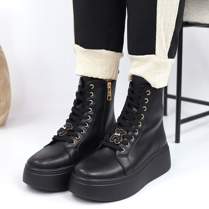 Чоботи шкіряні на високій платформі, чорні