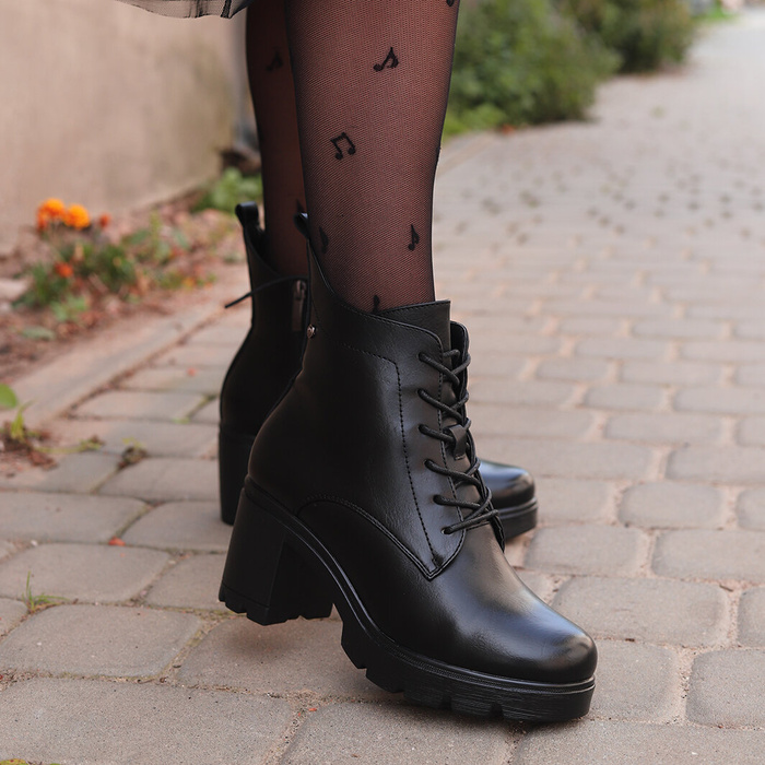 Чорні ботильйони Potocki на високих підборах