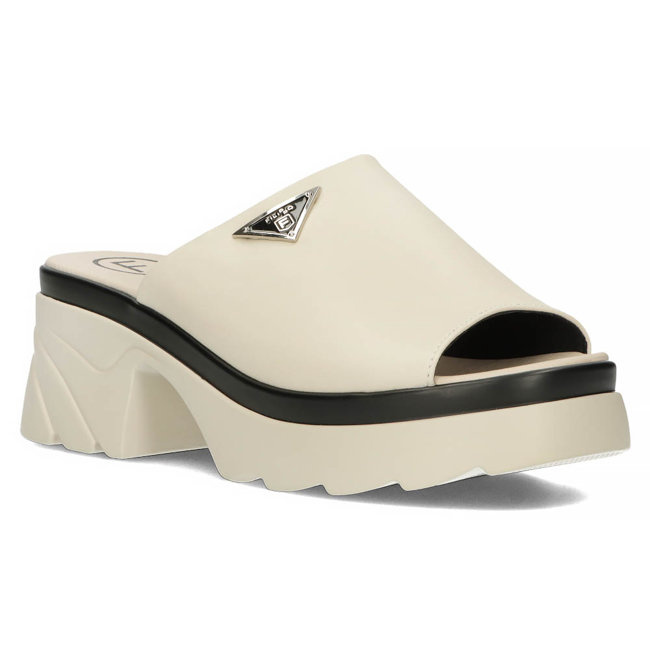 Бежеві шкіряні шльопанці з блоком і платформою Filippo