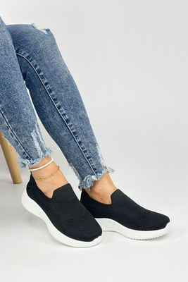 Czarne przewiewne tenisówki wsuwane