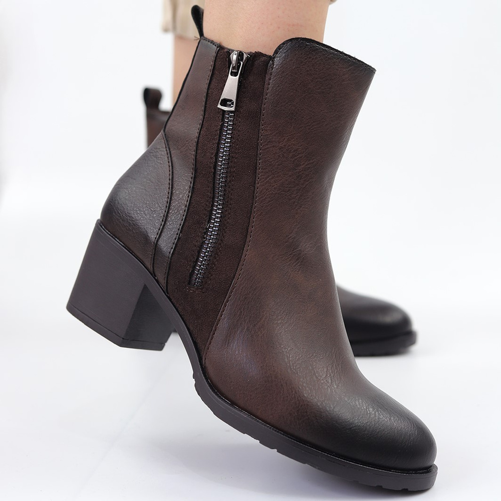 Коричневі ботильйони з декоративною блок-блискавкою 