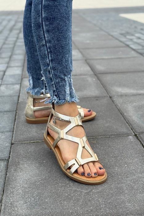 Білі ажурні шкіряні босоніжки на танкетці Filippo