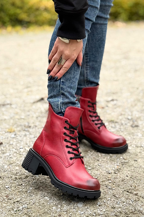 Stylowe czerwone trzewiki skórzane na klocku Filippo