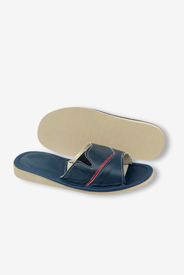 Pantofle damskie skórzane granatowe na klinie