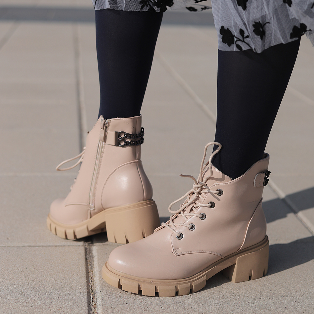 Botki beżowe sznurowane M. Daszyński