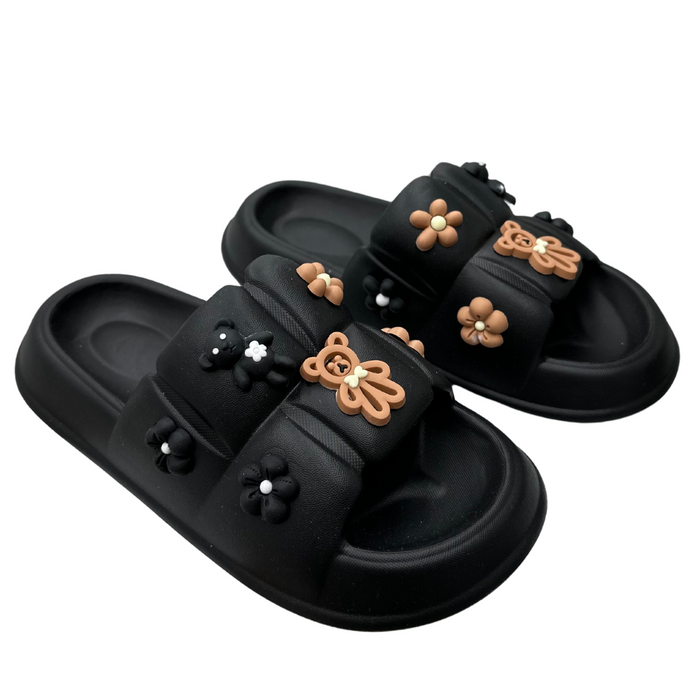 Чорні поролонові шльопанці з аплікаціями