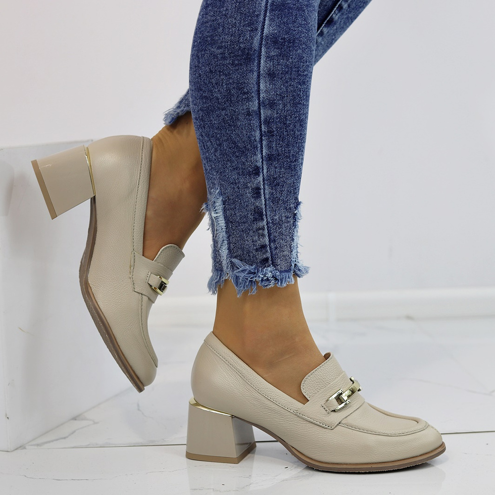 Beżowe półbuty damskie skórzane na obcasie Lemar