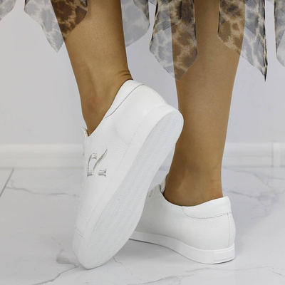 Białe sneakersy damskie ze skóry licowej Ryłko 