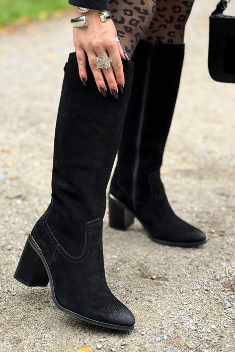 Чорні замшеві ботильйони на блискавці ззаду