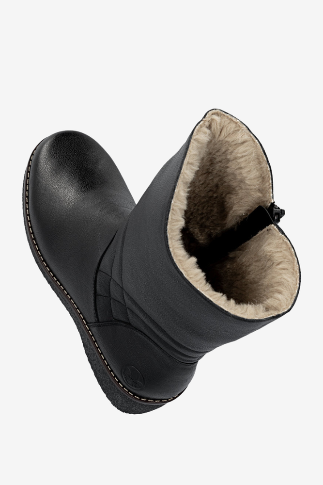 Чорні шкіряні чоботи на танкетці Rieker Y4653-00