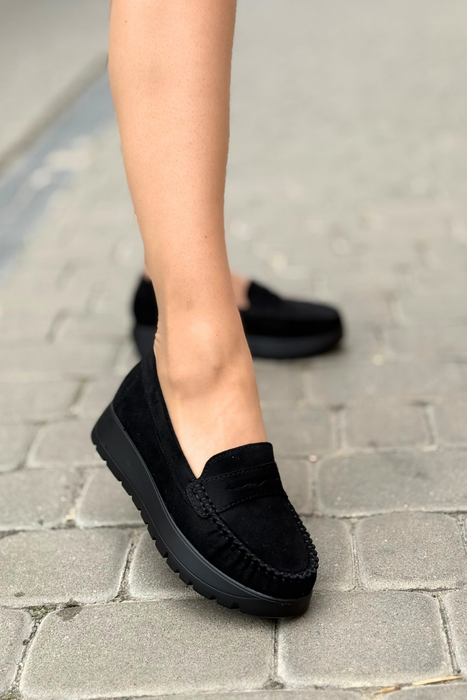 Золоті мокасини на платформі з ланцюжком