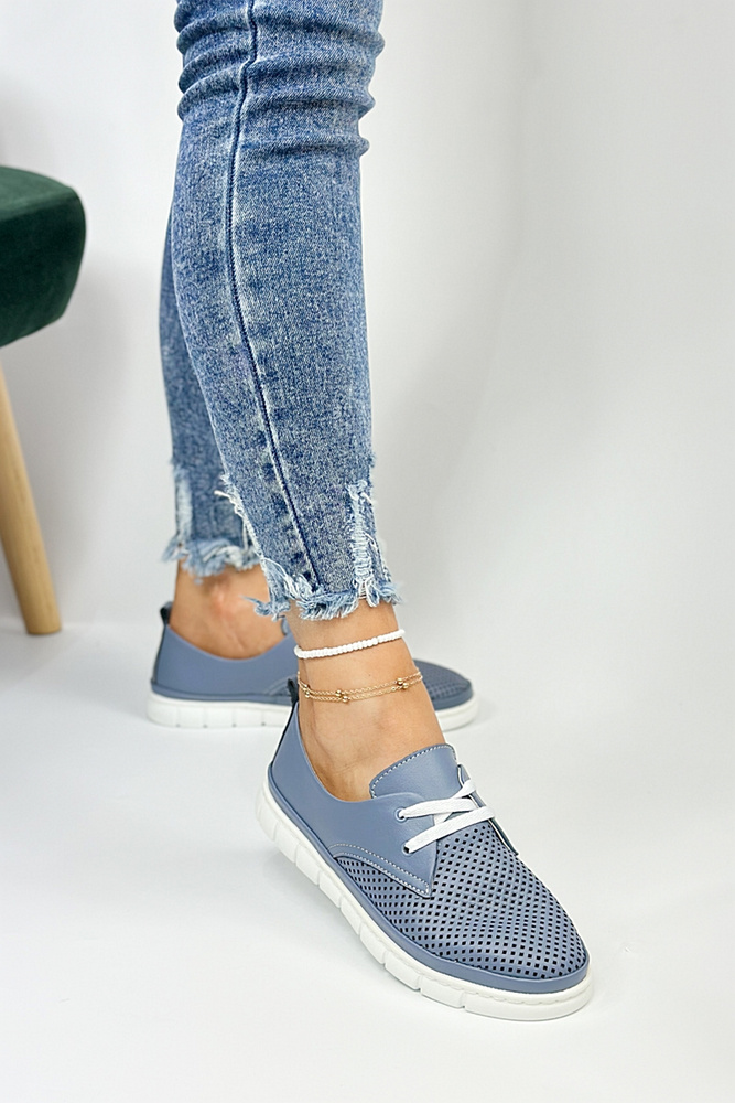 Niebieskie półbuty skórzane ażurowe płaskie