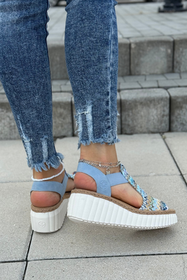 Sandały niebieskie na koturnie z gumkami Rieker