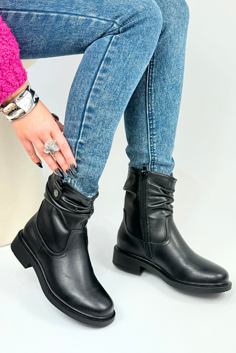 Botki skórzane czarne z marszczoną cholewką płaskie