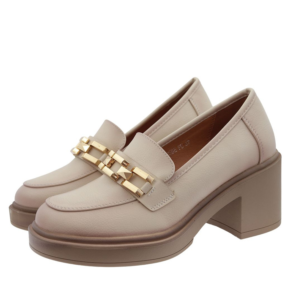 Стильні бежеві мокасини з декоративною ланцюжком на колодці