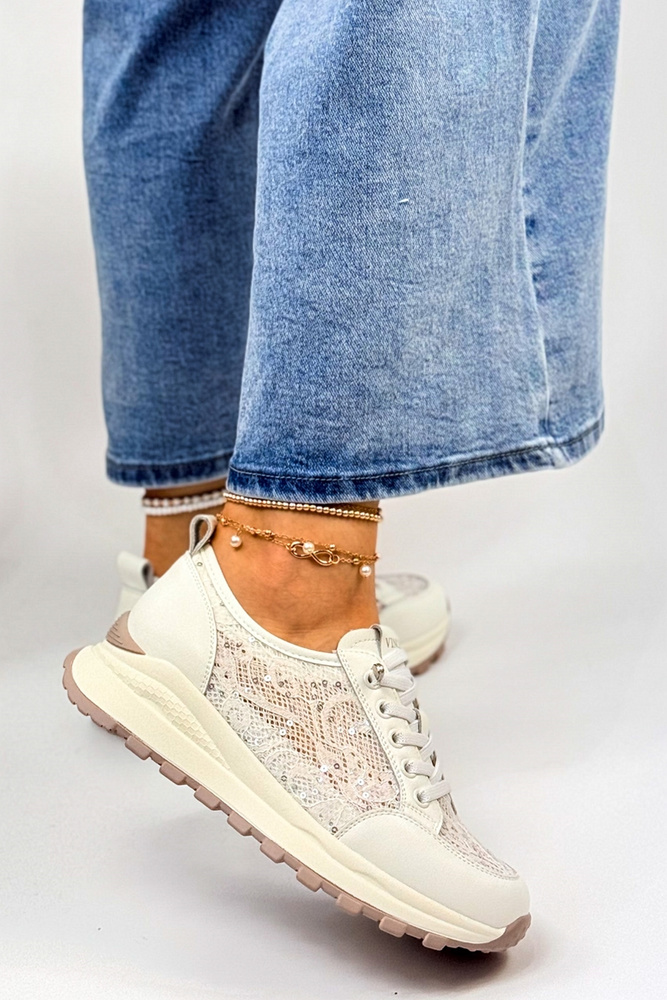 Półbuty białe z koronką sznurowane