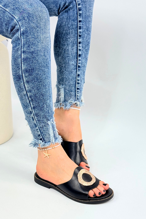 Чорні шльопанці на плоскій підошві з цирконовим декором Filippo