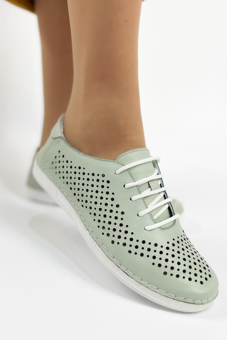 Półbuty skórzane ażurowe w kolorze zielonym sznurowane