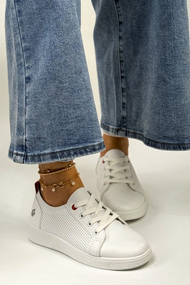 Białe damskie półbuty sportowe perforowane na platformie