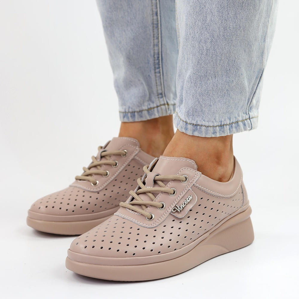 Sneakersy skórzane beżowe ażurowe na koturnie Vinceza