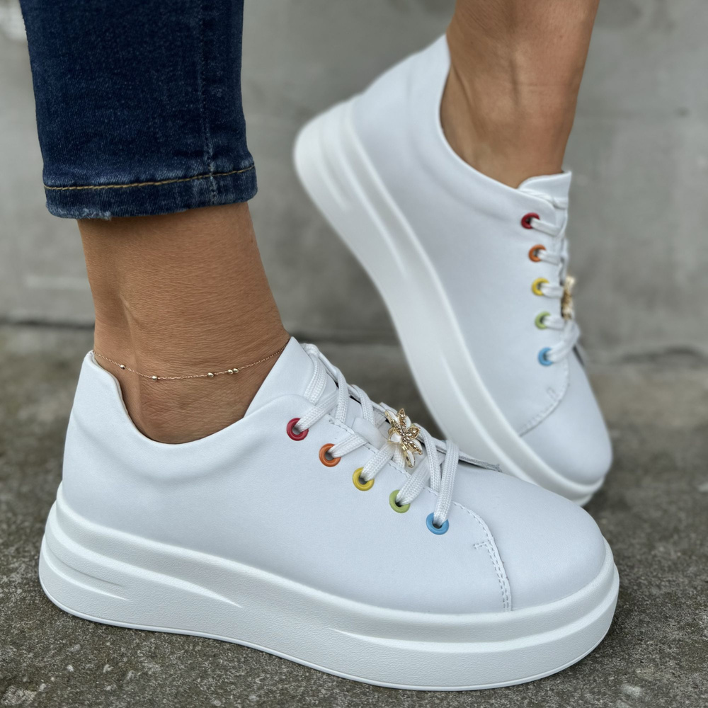 Шкіряні білі спортивні туфлі зі шнурівкою на платформі