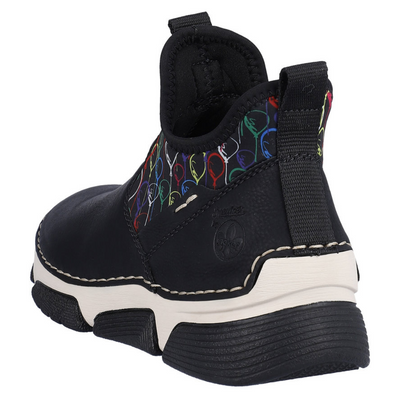 Чорні жіночі ботильйони Rieker з цікавим малюнком на верху