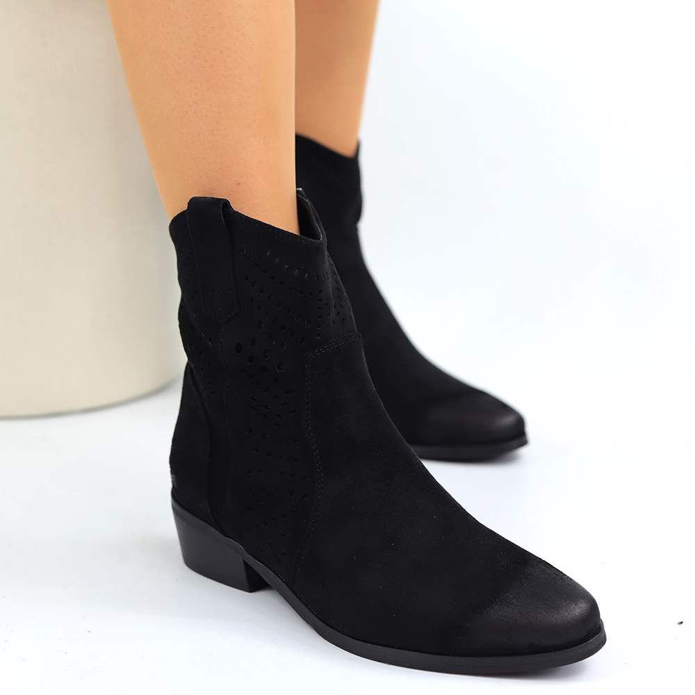 Замшеві утеплені ковбойські чоботи на чорних шпильках