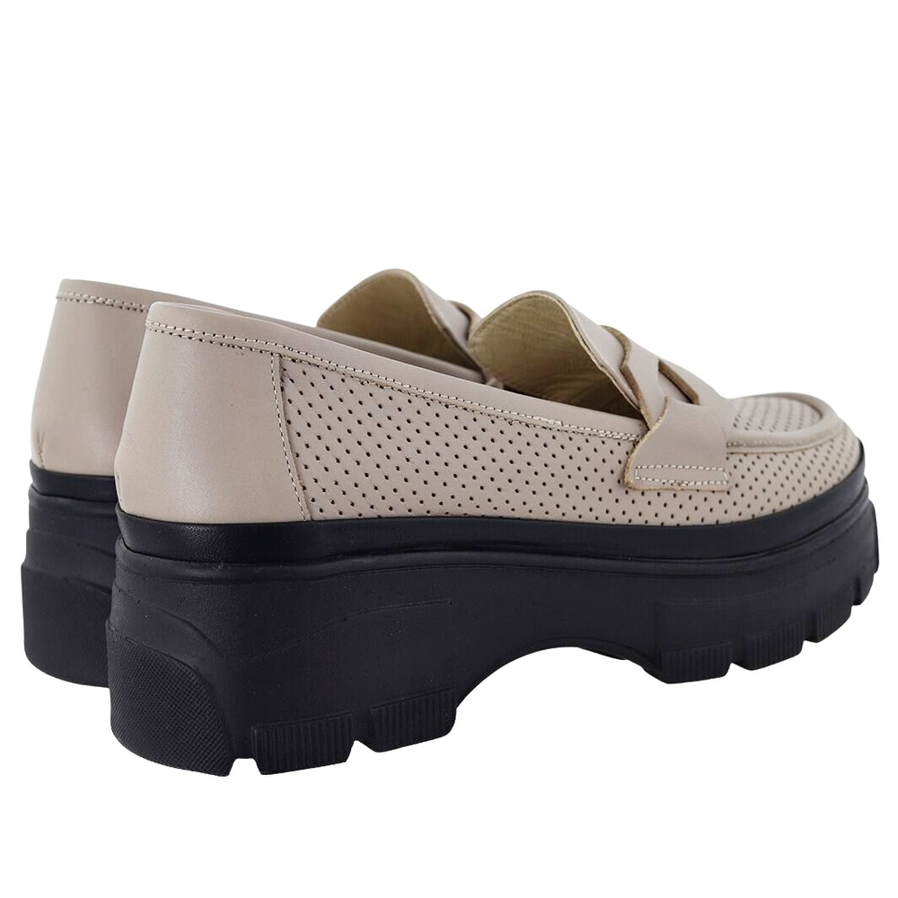 Жіночі туфлі кольору капучіно на потовщеній підошві Ravini