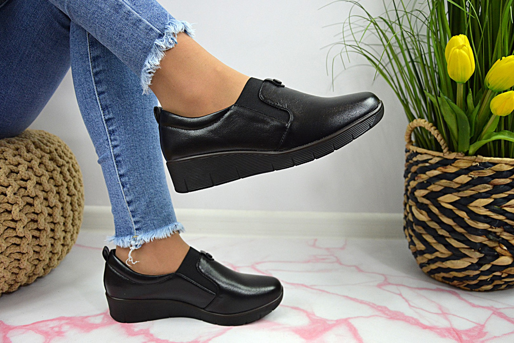 Чорні черевики Molo 761